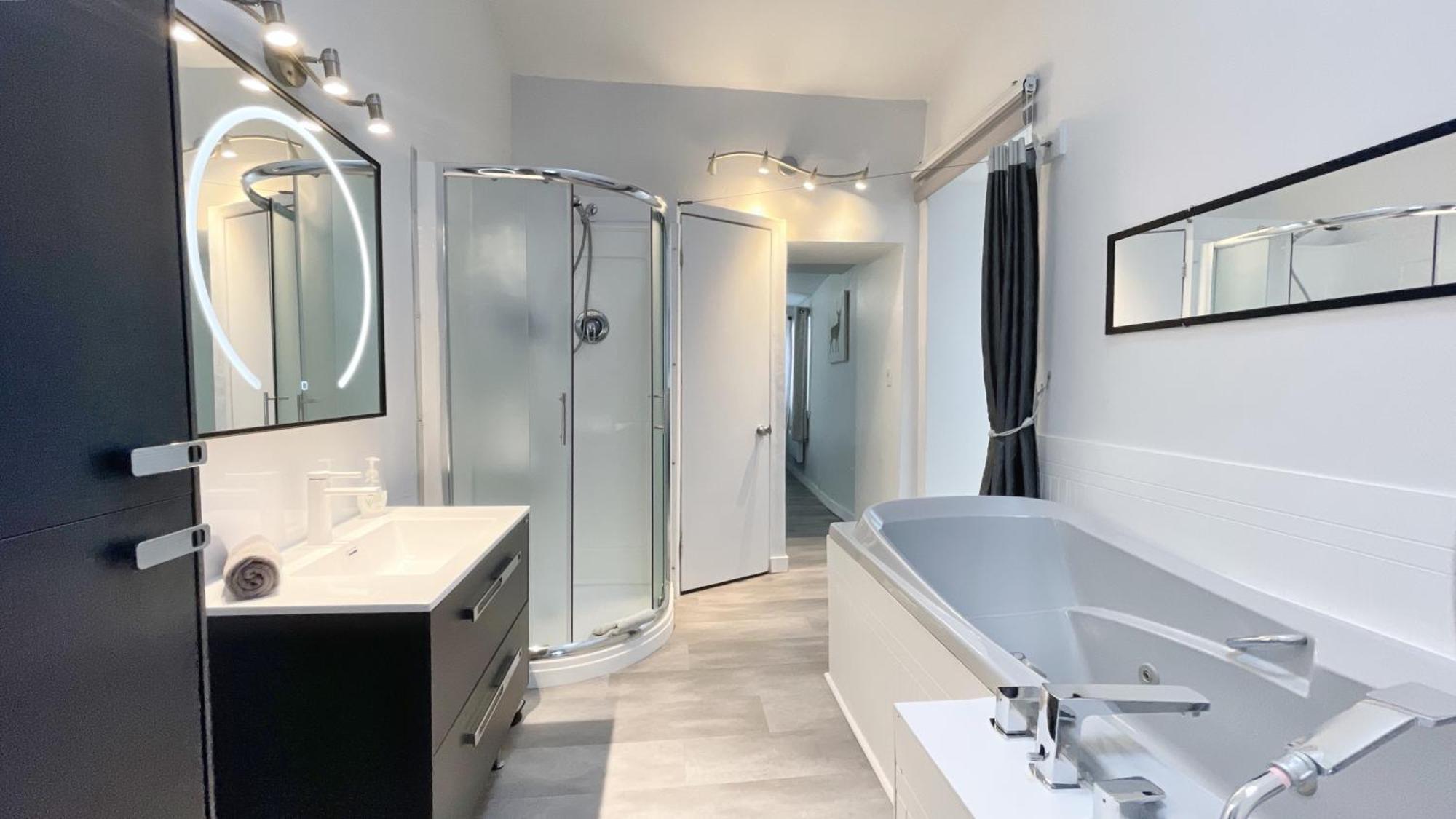 Quebec Grand Appartement By Hebergements Dcl Екстериор снимка